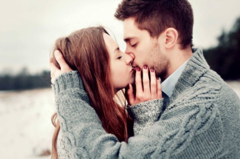 Nằm mơ hôn chồng trước là điềm báo không tốt